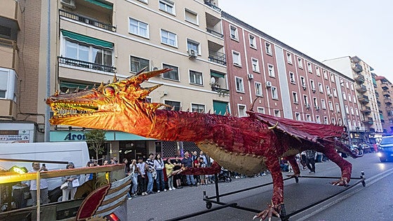 Cáceres se entrega a su legendaria fiesta de San Jorge