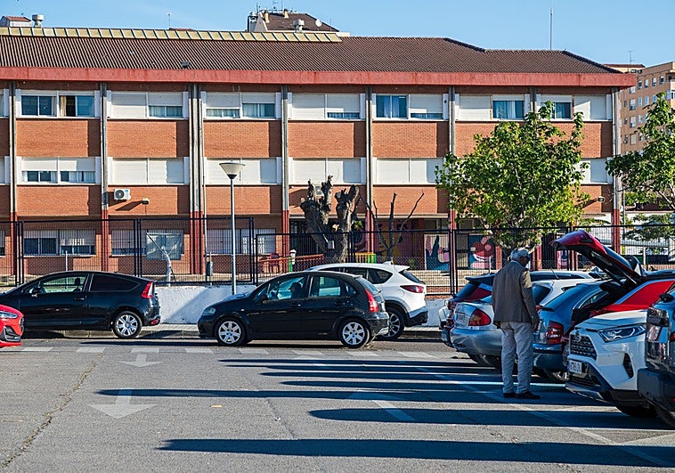Sin detenidos una semana después del disparo a una menor en el patio de un colegio de Badajoz