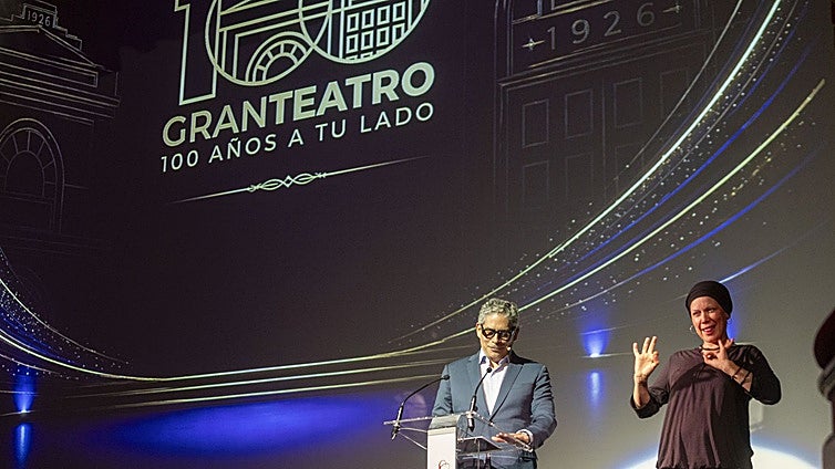 Famosos, cultura y homenajes en los cien años del Gran Teatro de Cáceres
