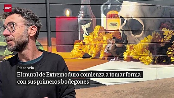 El mural de Extremoduro comienza a tomar forma en Plasencia con sus primeros bodegones