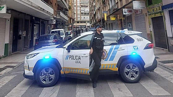 Revienta una arqueta de electricidad en Rafael Lucenqui