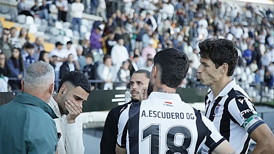 El Badajoz se queda a un minuto de la gloria