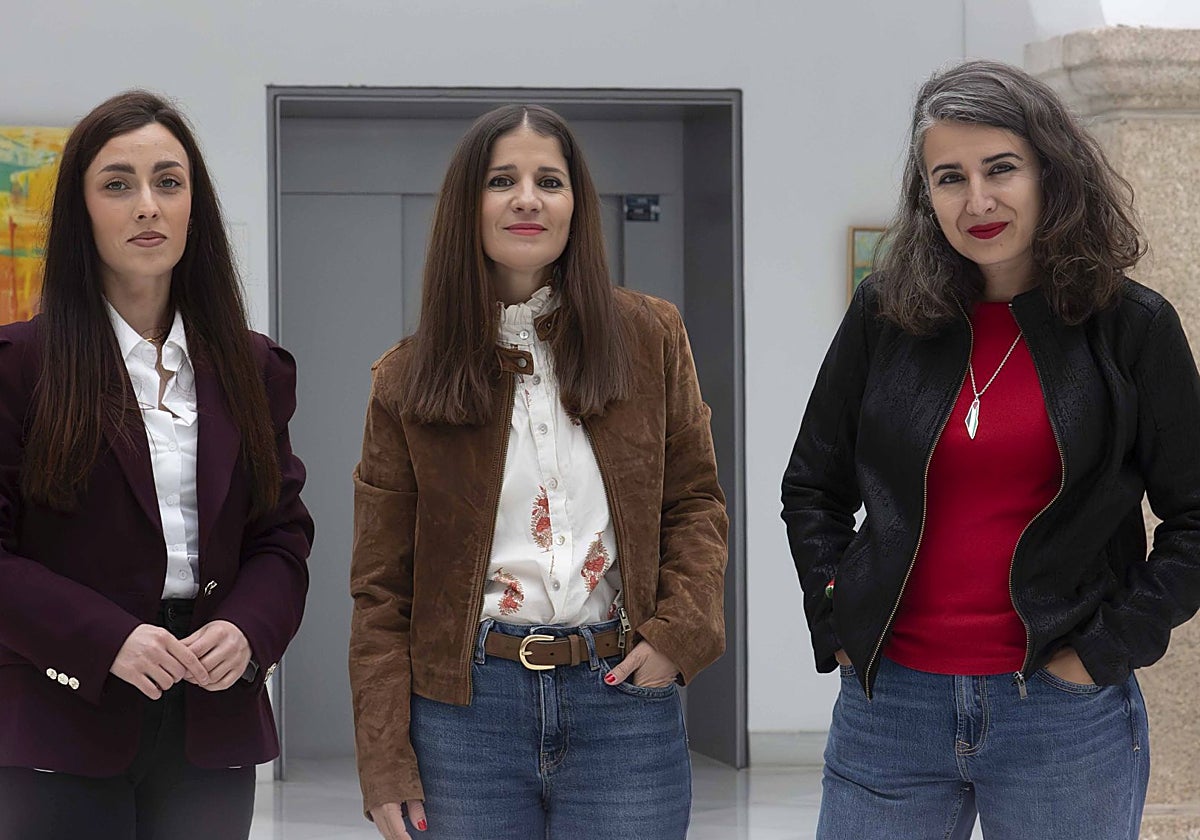 La Asamblea de Extremadura tiene voz de mujer : Tres portavoces femeninas lideran la comunicación política