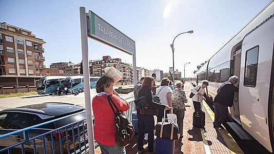 El ramal provisional de la línea de alta velocidad acortará en 30 minutos el actual viaje a Madrid