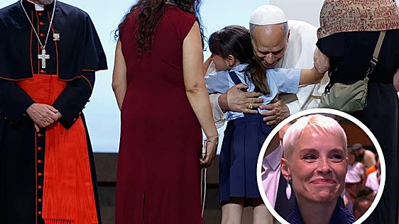Soraya Arnelas se emociona ante el Papa: «Me puse de rodillas a llorar»