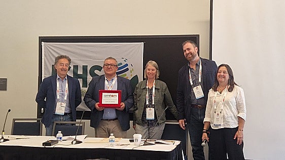 Ctaex recibe un premio internacional por sus investigaciones sobre tomate