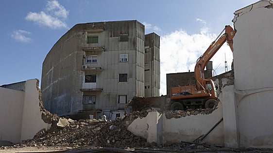 Las demoliciones de casas en la calle Holguín deben estar finalizadas en agosto