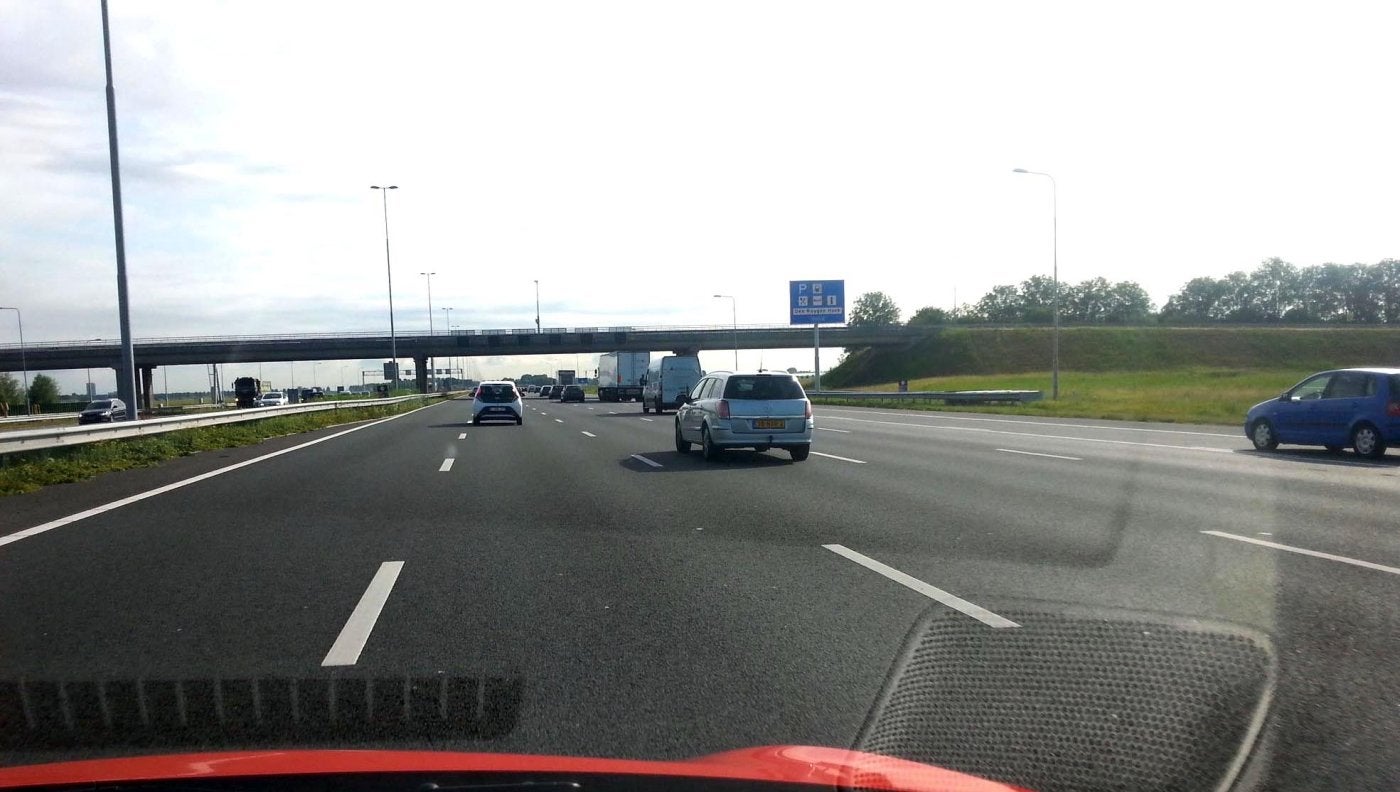Camiones y remolques solo pueden utilizan los dos carriles de la derecha