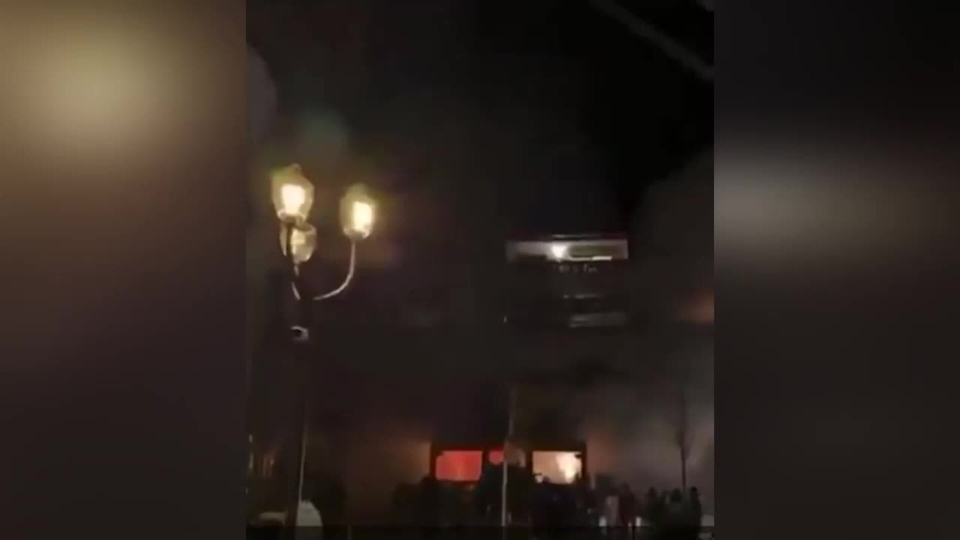 Unas bengalas en botellas de champán causaron el incendio de Crans-Montana (Suiza)