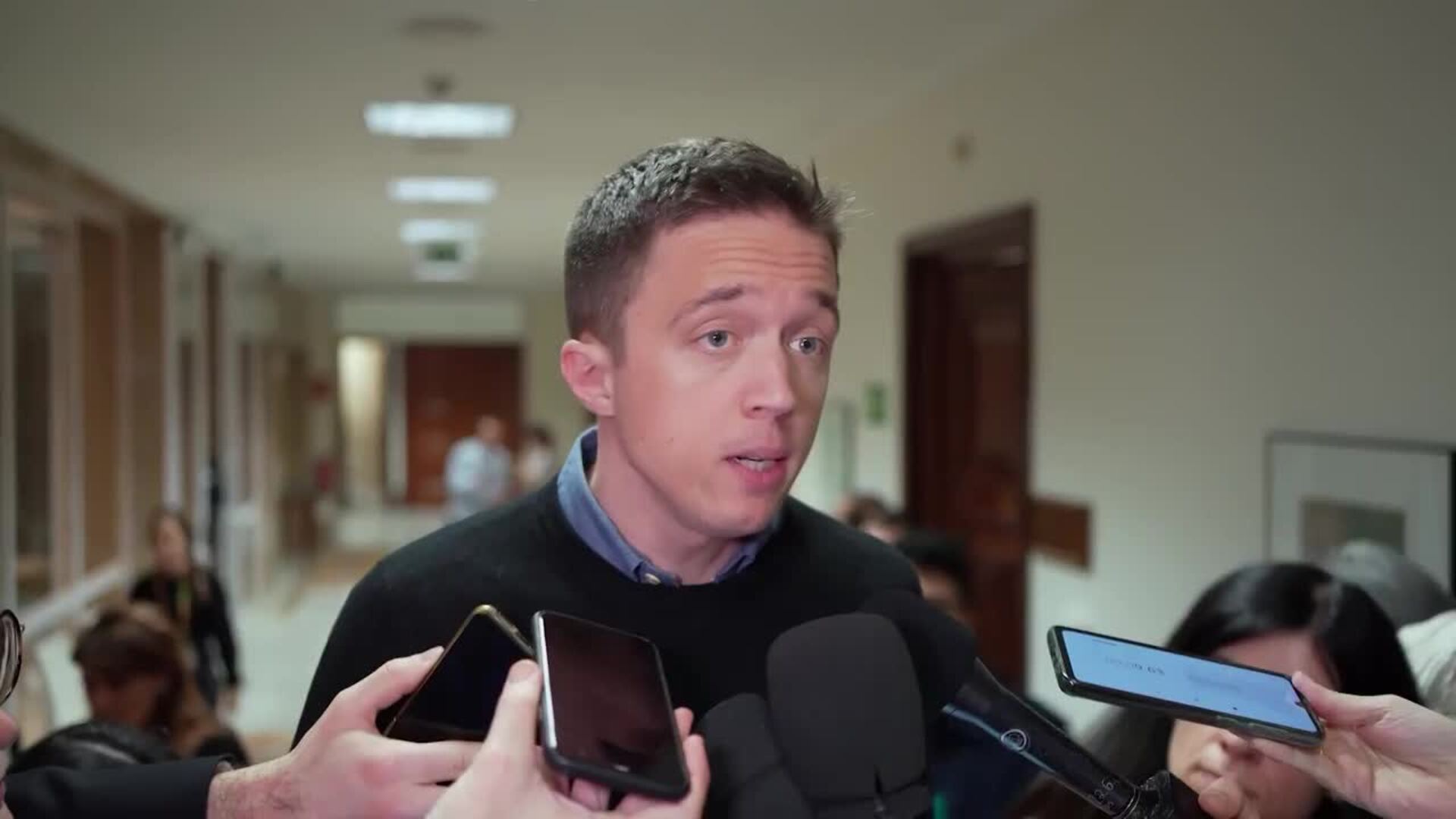 El instructor abre juicio oral contra Errejón por la presunta agresión sexual a Elisa Mouliaá