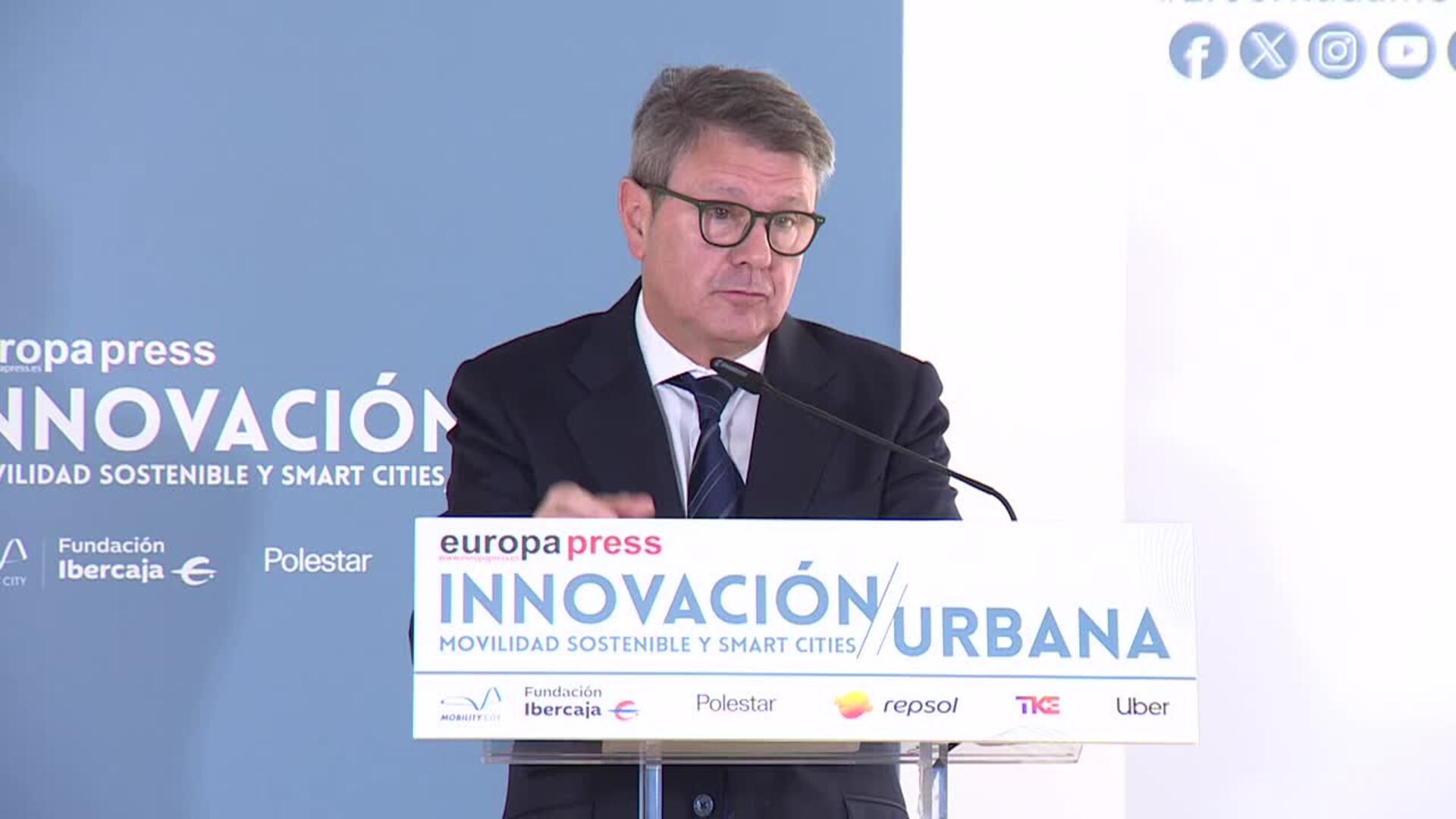 Hasta 78.000 jóvenes se han inscrito ya para comprar el abono único de transportes