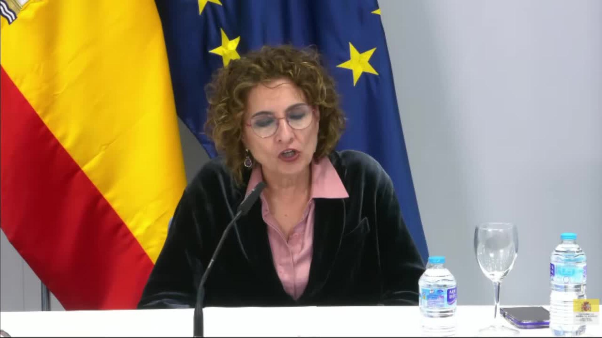 Montero, abierta a vincular financiación de CCAA y vivienda, como pide PP