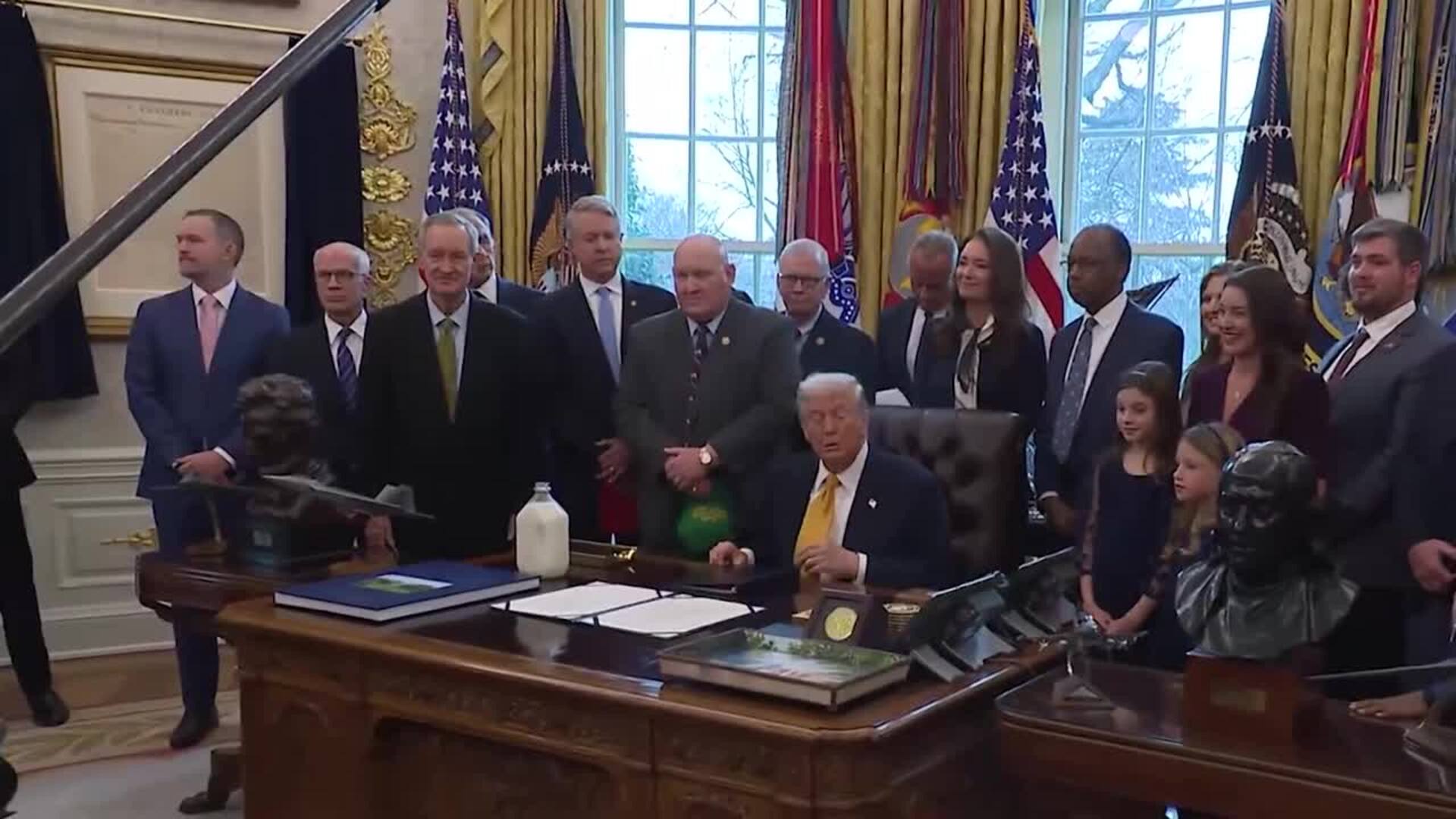 Irán reabre su espacio aéreo tras horas cerrado ante la preocupación por un ataque de EEUU