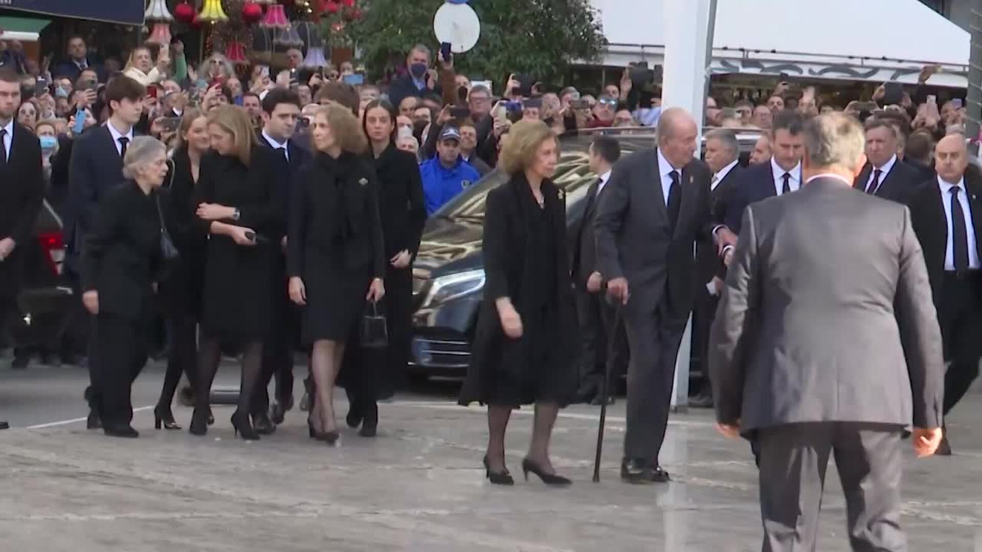 El rey Juan Carlos no asistirá finalmente al entierro de Irene de Grecia por razones de salud