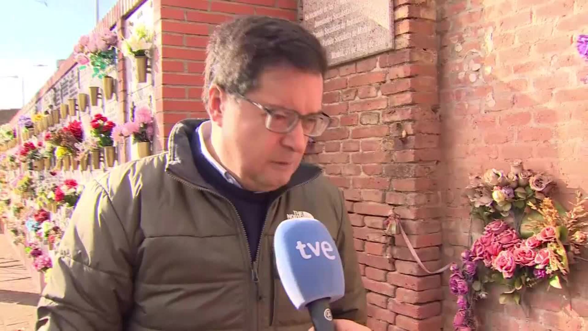 El PSOE censura el vandalismo del monumento a las Trece Rosas