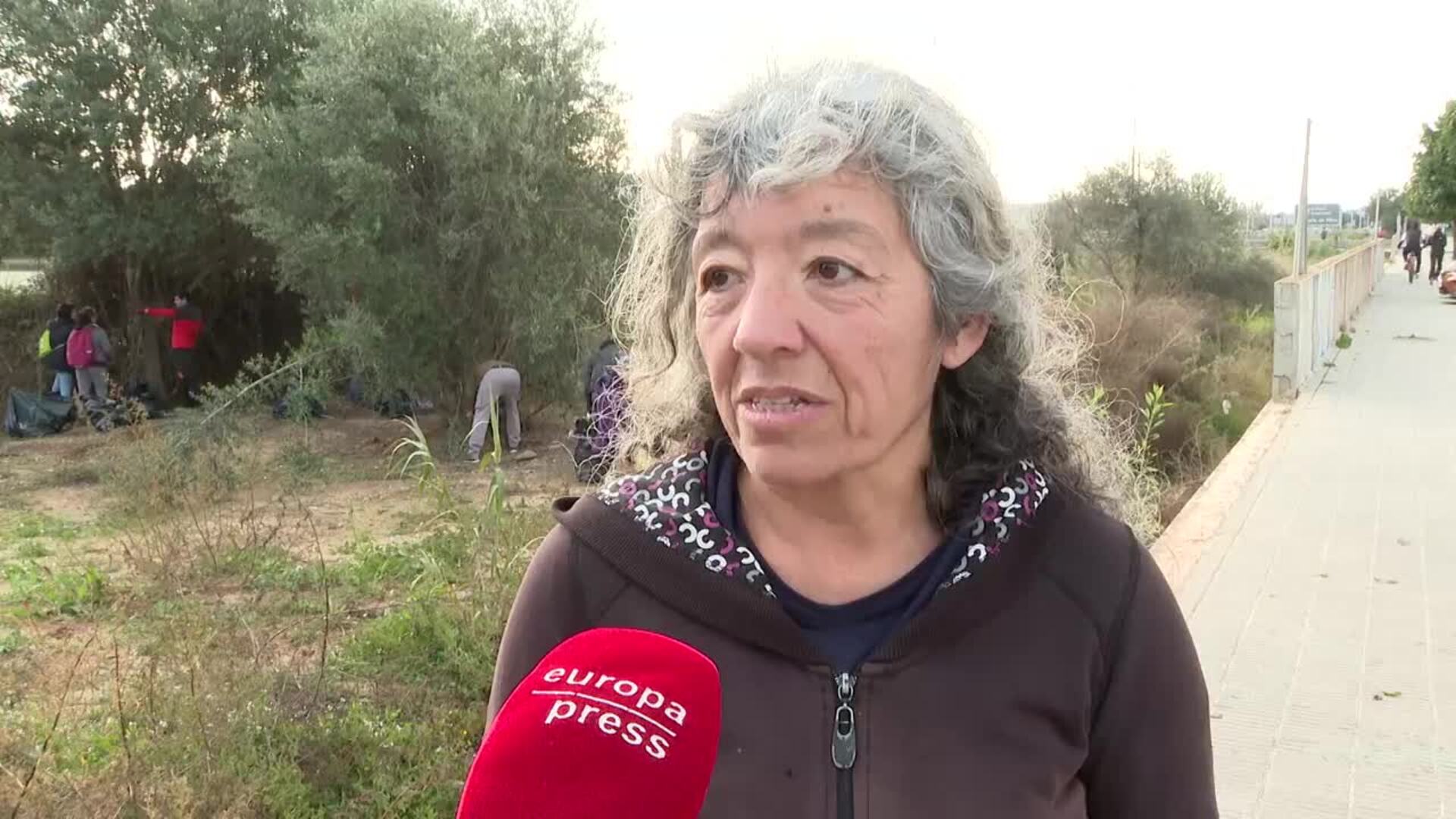 Voluntarios se vuelcan con la regeneración de la ruta del colesterol en Paiporta