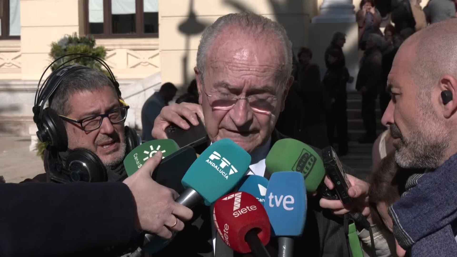 Málaga guarda minuto de silencio en memoria de víctimas del "trágico accidente ferroviario"