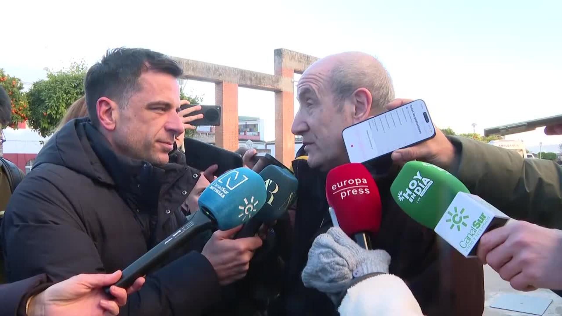 El obispo de Córdoba muestra su "cercanía" con las familias