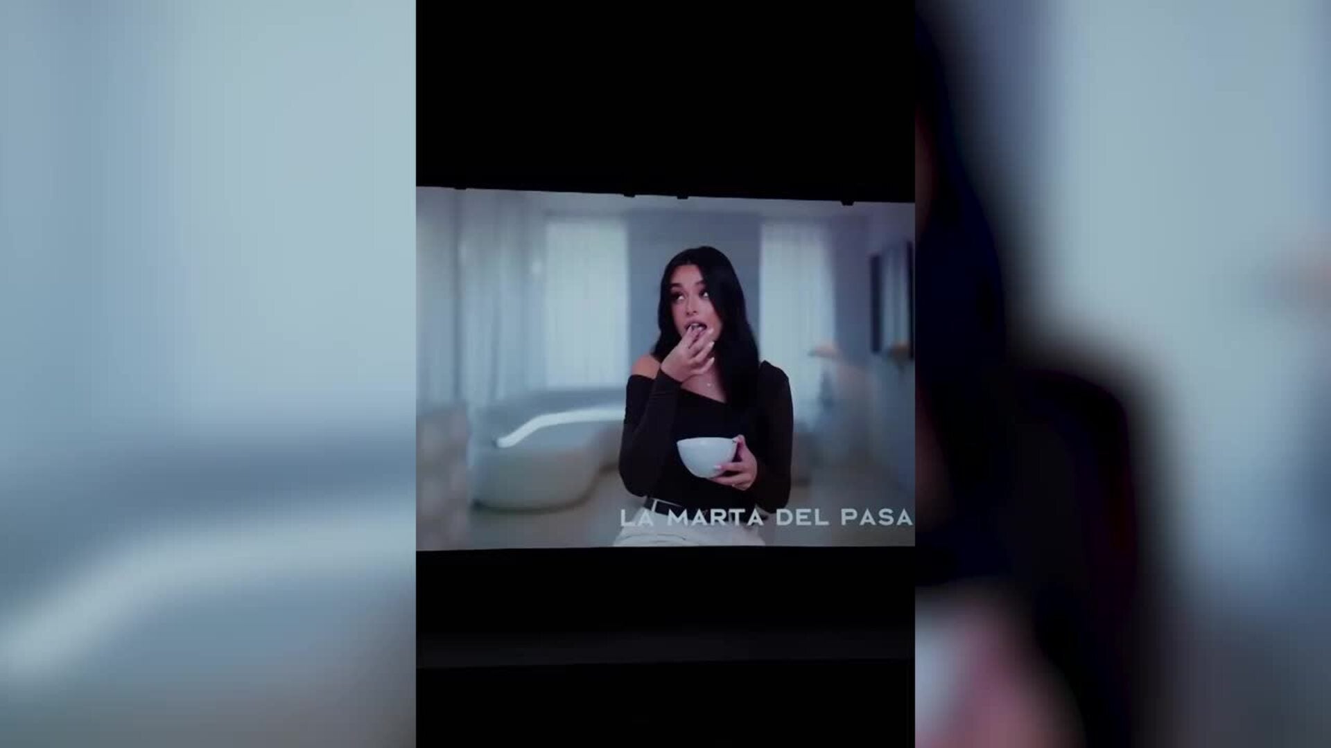 Marta Díaz celebra el estreno de 'Siendo Marta Díaz' con una fiesta de pijamas