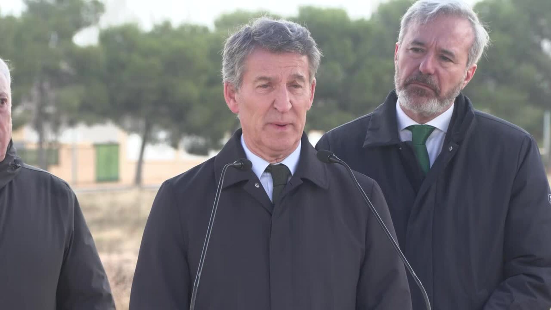 Feijóo carga contra Sánchez por su regularización "masiva" de migrantes