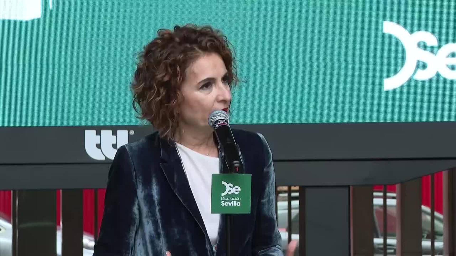 Montero señala contribución de migrantes al mercado de trabajo y los servicios públicos