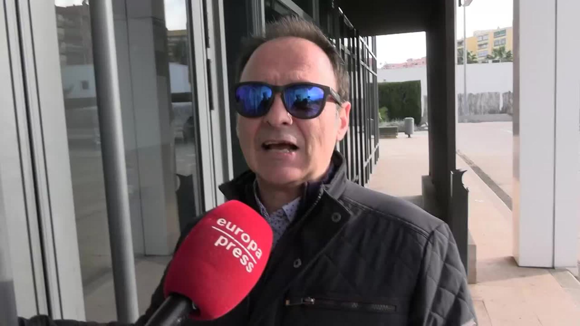 El hijo de Fernando Esteso, muy emocionado en el último adiós: "Son momentos muy duros"