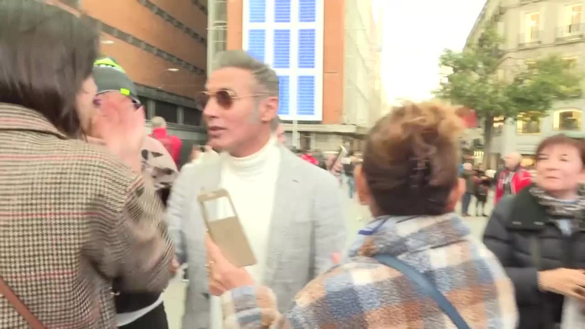 Pitingo anuncia su boda con Laura Escuredo