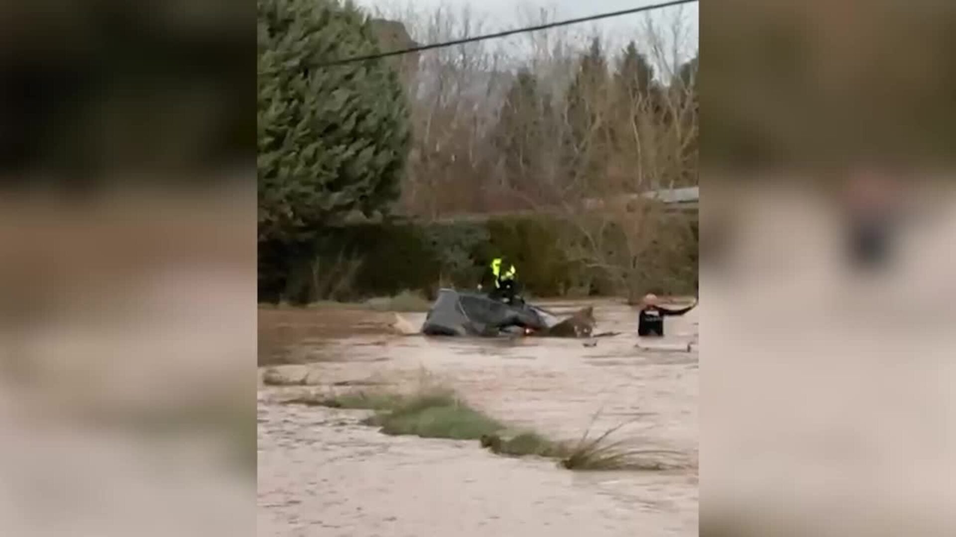 Rescatada en Malagón una mujer cuyo vehículo había sido arrastrado por la crecida del arroyo