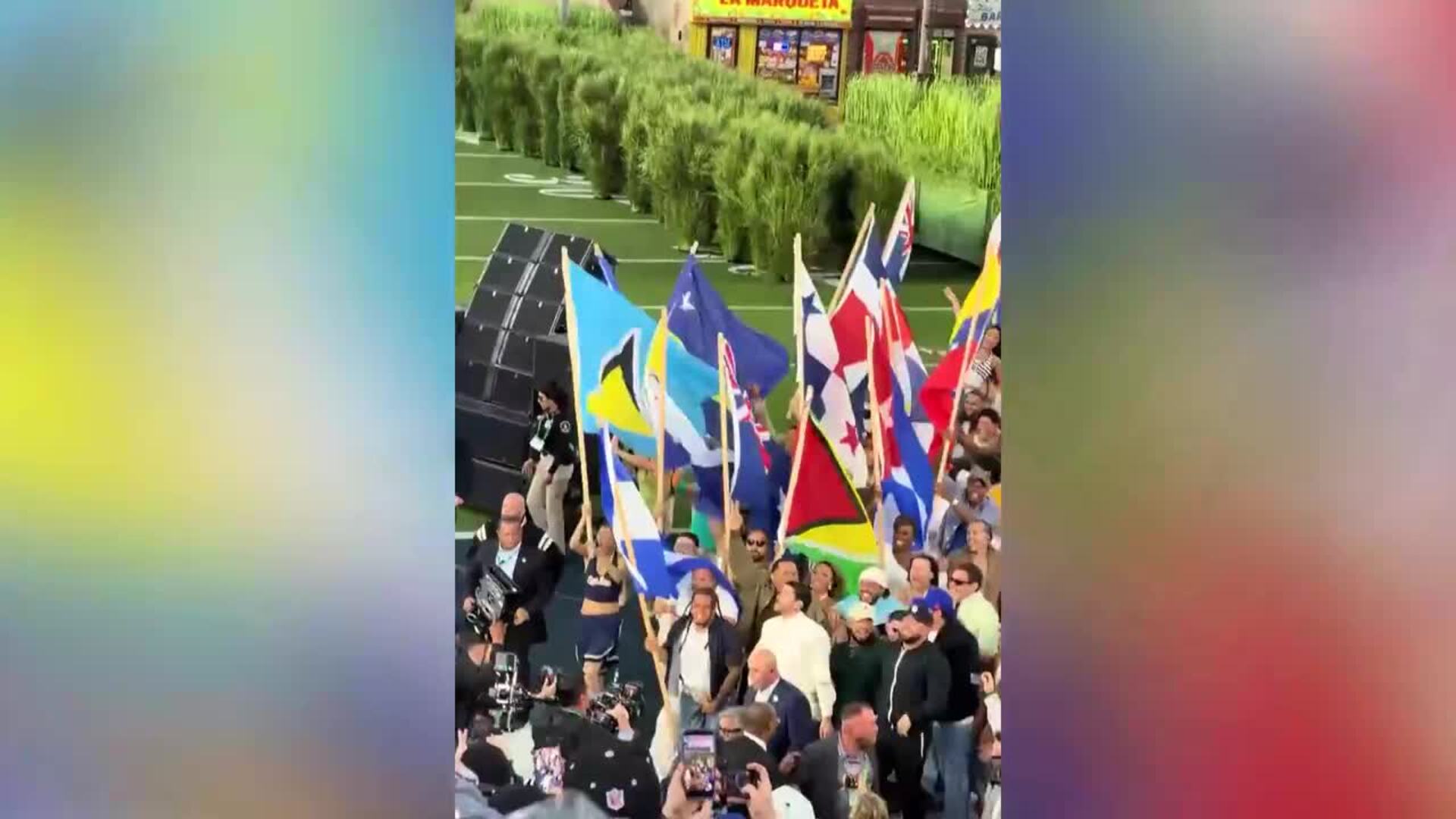 Bad Bunny lanza un mensaje de "unidad" en la Super Bowl ante las críticas de Trump