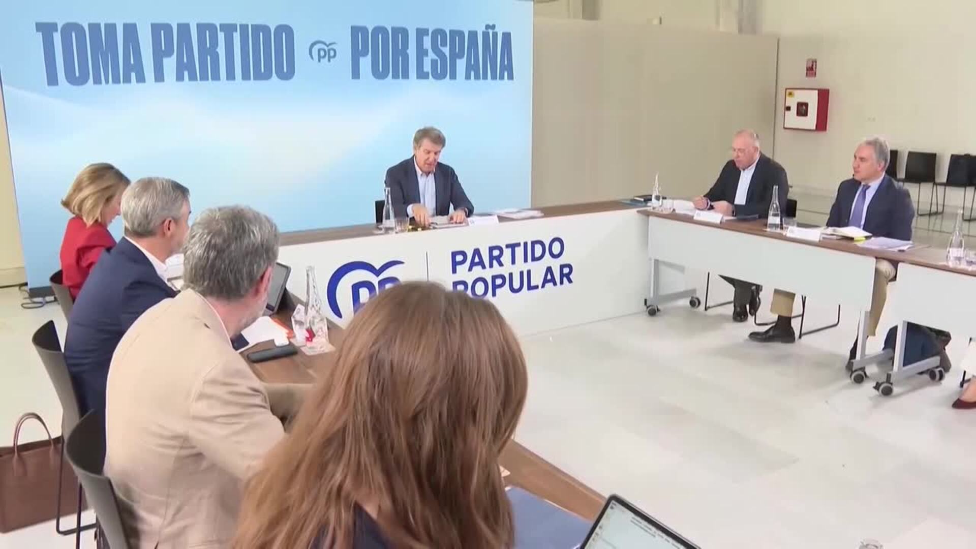 El PSOE sube un punto en el CIS, amplía a casi 10 su ventaja sobre PP y Vox marca récord