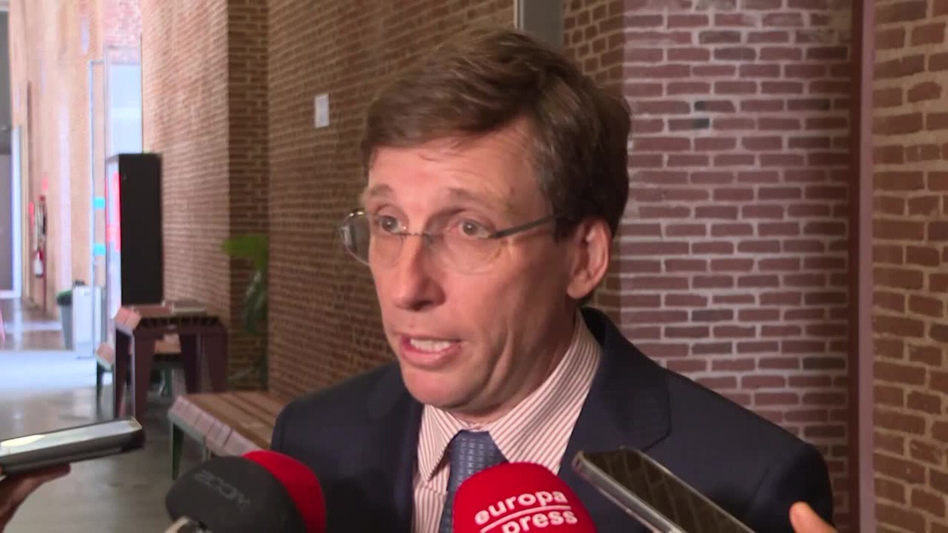 Almeida cree que la prohibición del burka es "una medida razonable"