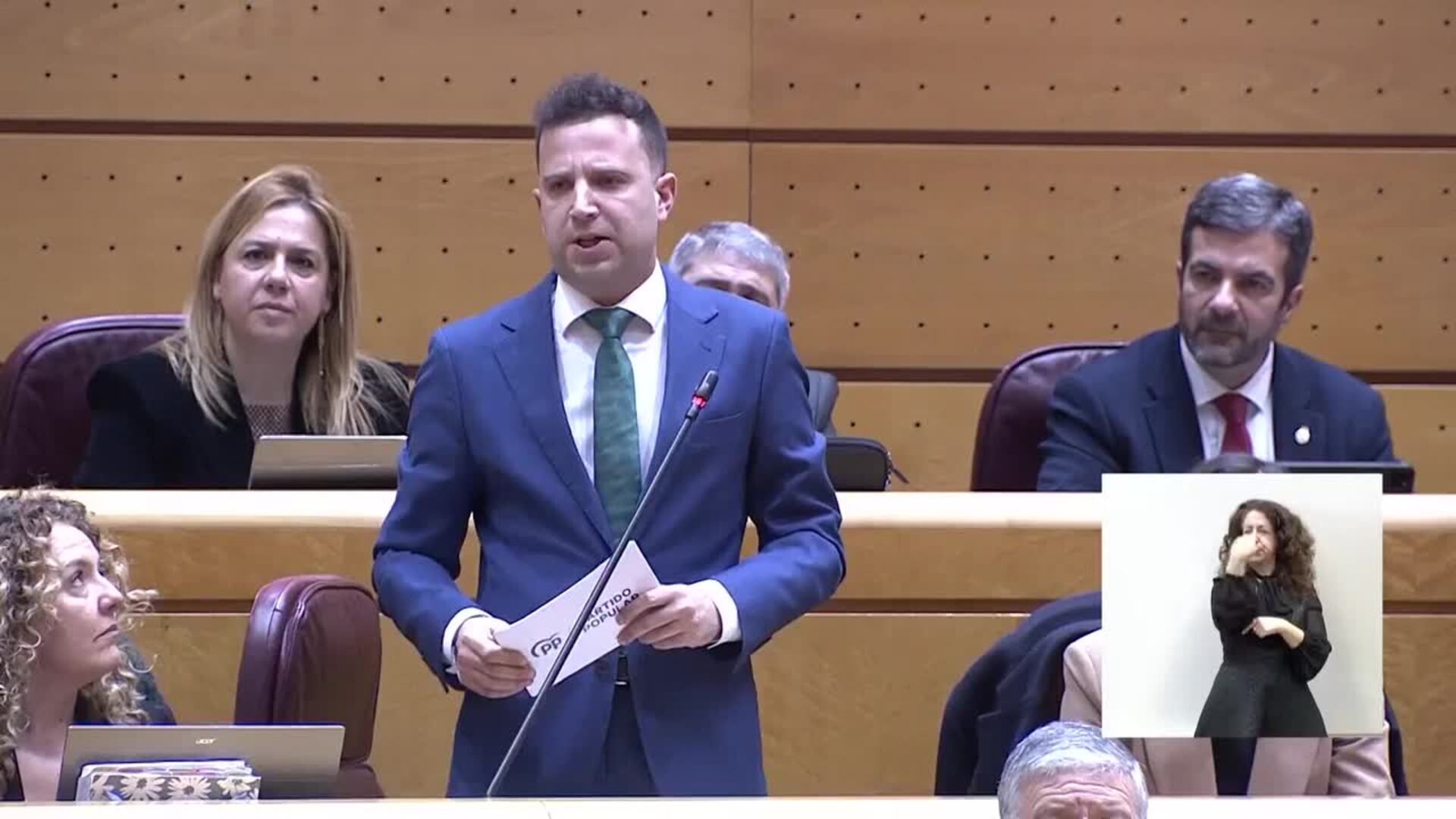 Marlaska censura al PP por "hipócrita" tras reprocharle por los guardias civiles de Barbate