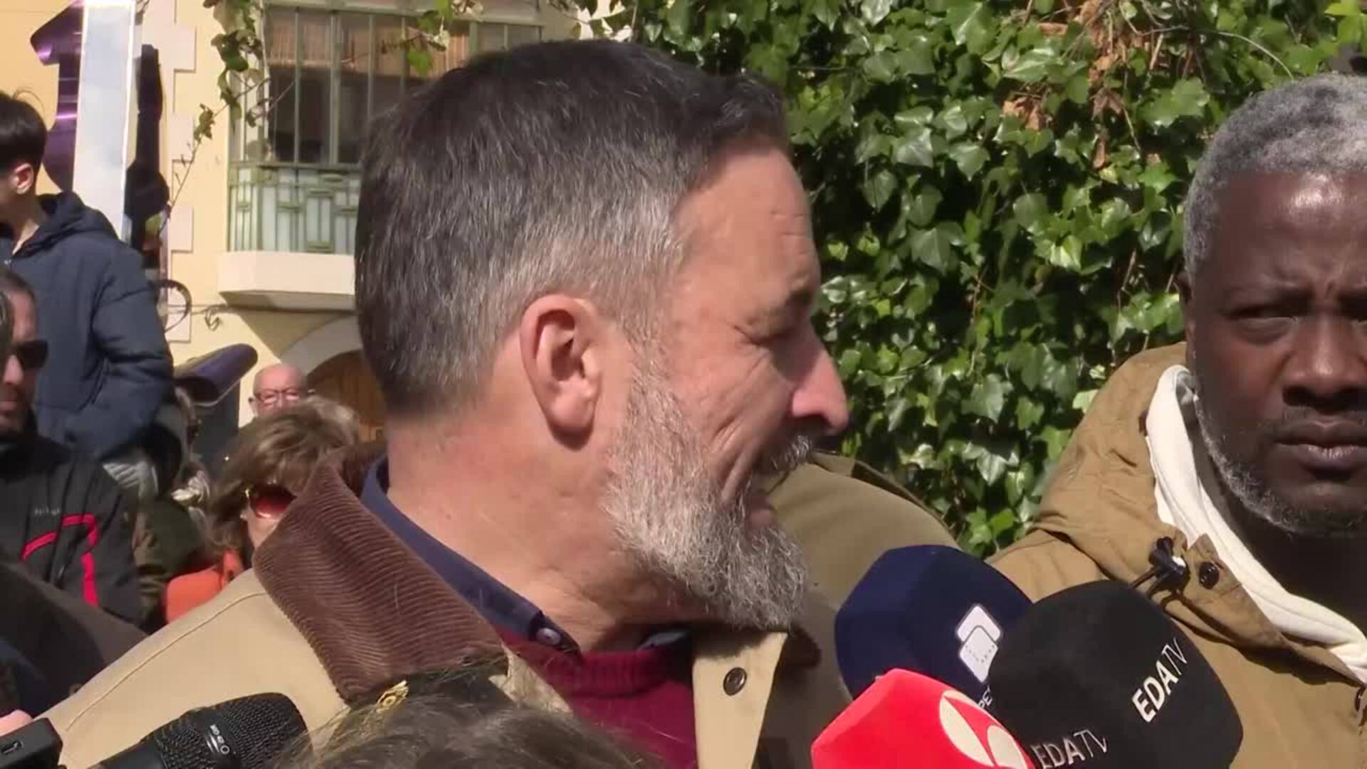 Abascal tacha de "estafador y gentuza" a Rufián, que ahora quiere engañar a los españoles