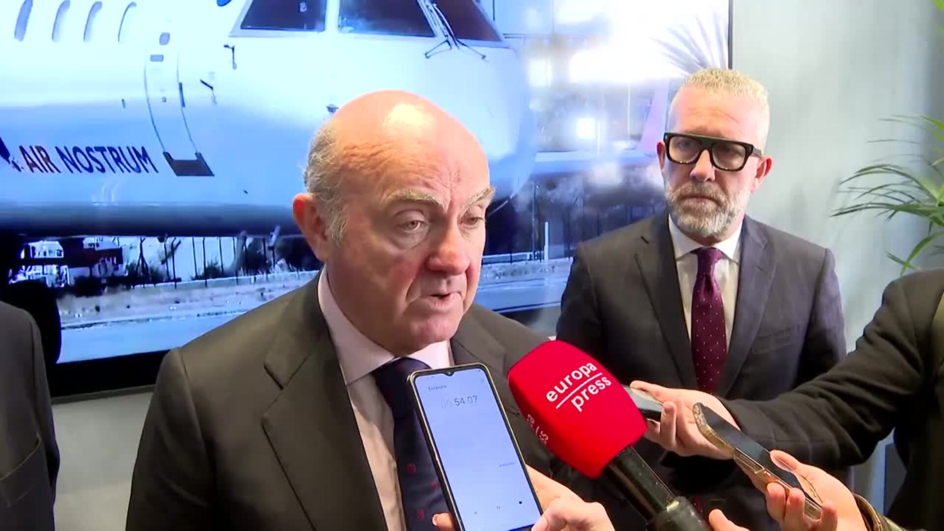 De Guindos: "La evolución a corto plazo de la economía europea y española es positiva"