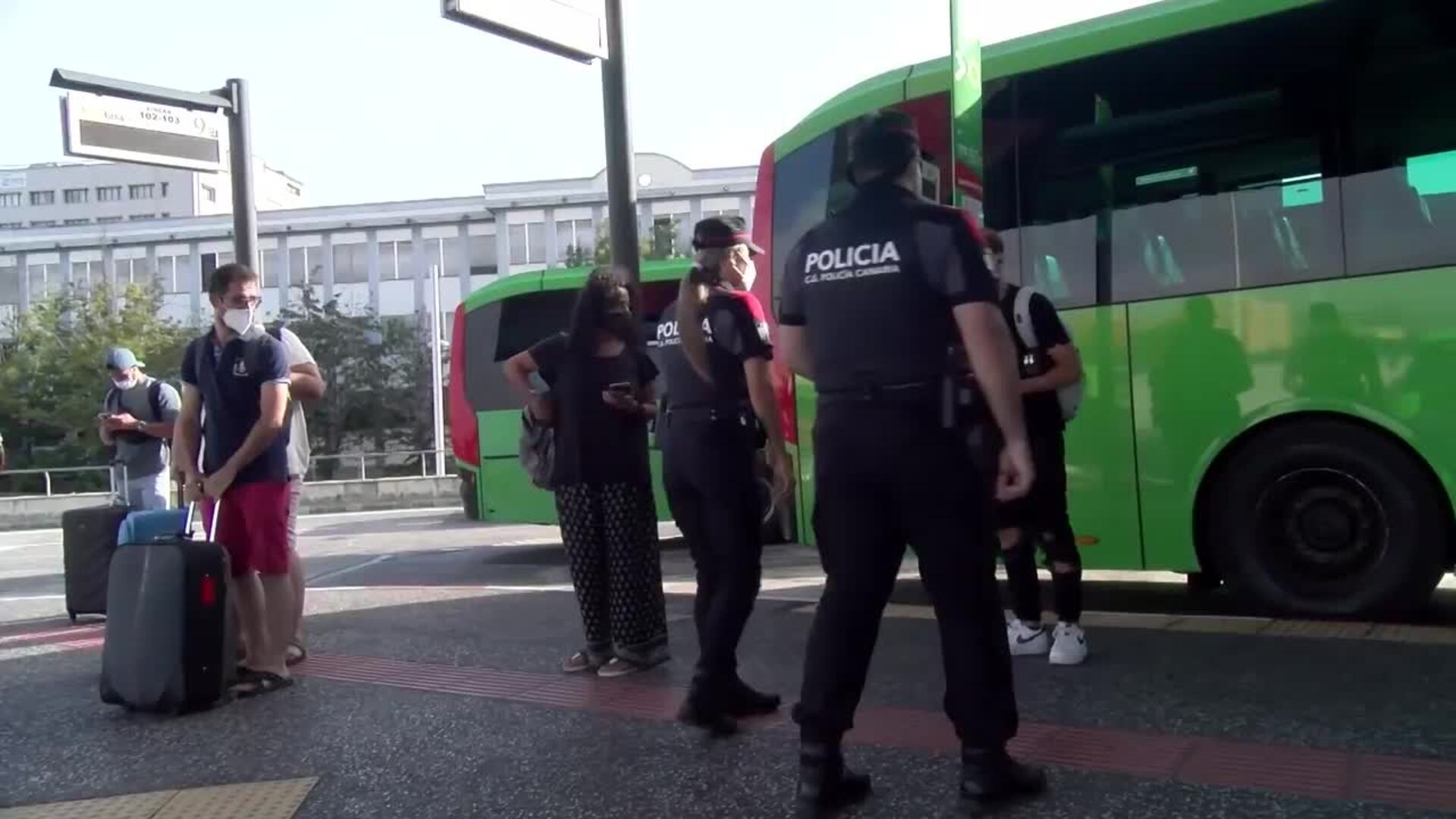 Una agente de la Policía Canaria denuncia a cuatro mandos, citados como investigados a declarar