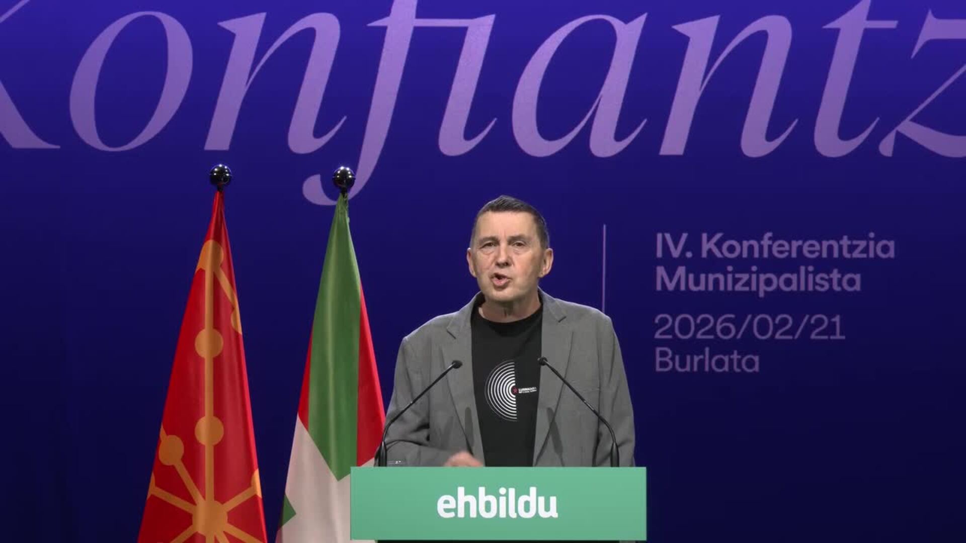 Otegi asegura que donde las izquierdas ven "necesidades" las derechas ven "negocio"
