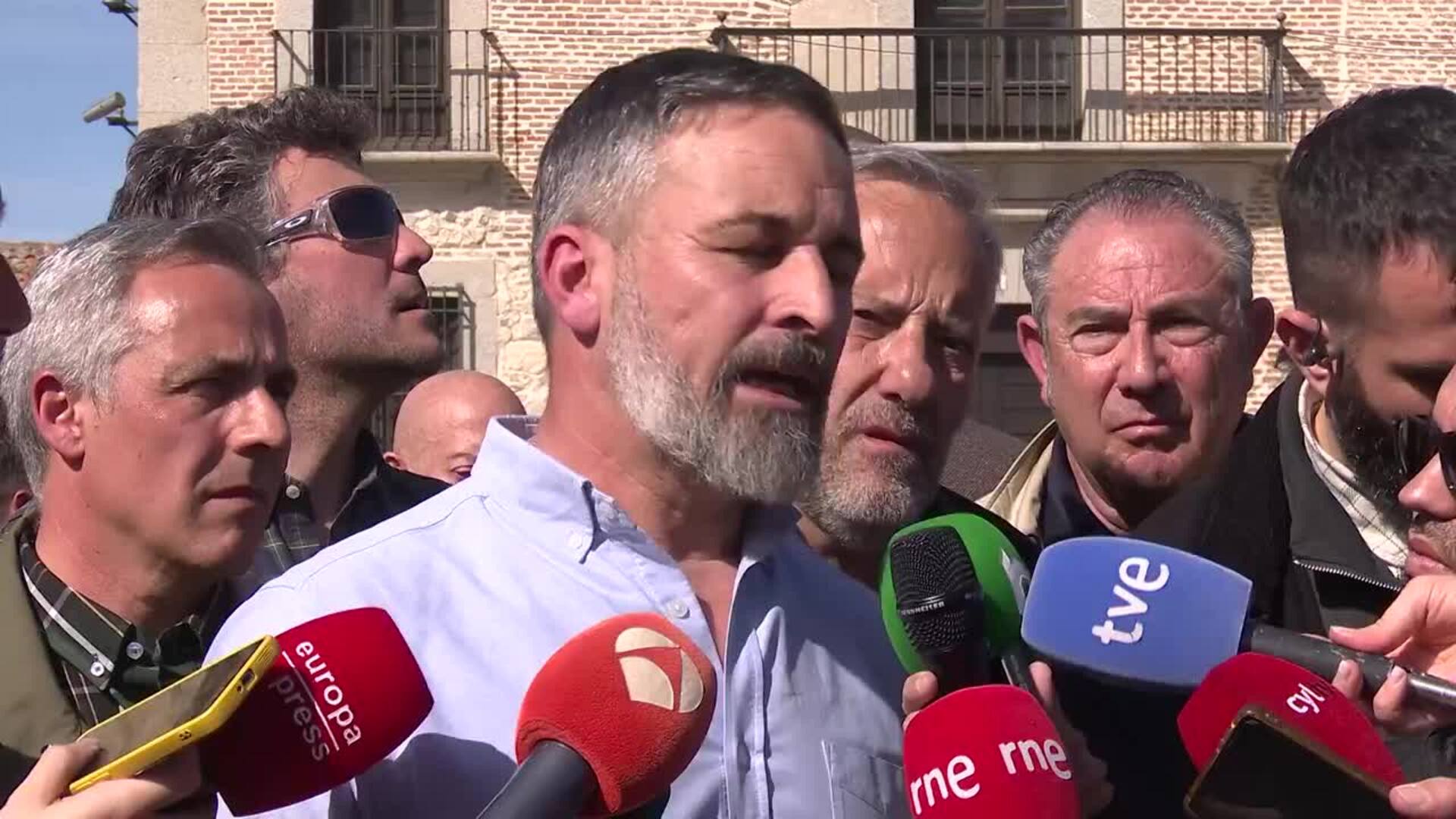 Abascal elude pronunciarse sobre Vox en el Ayuntamiento de Madrid y "mirarse el ombligo"