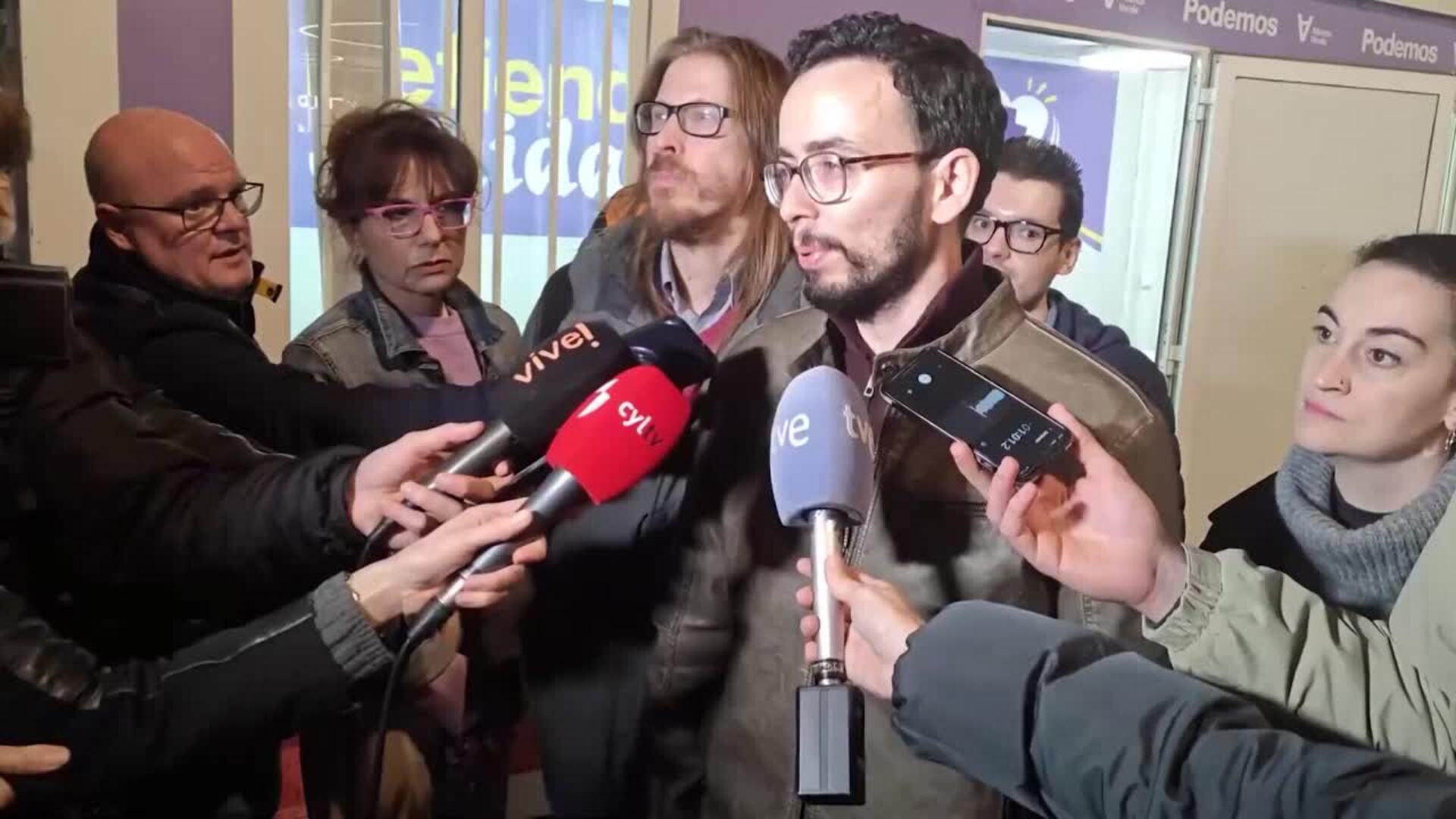 Podemos afronta con "ilusión" una campaña de "cercanía" bajo el lema 'La fuerza de la valentía'