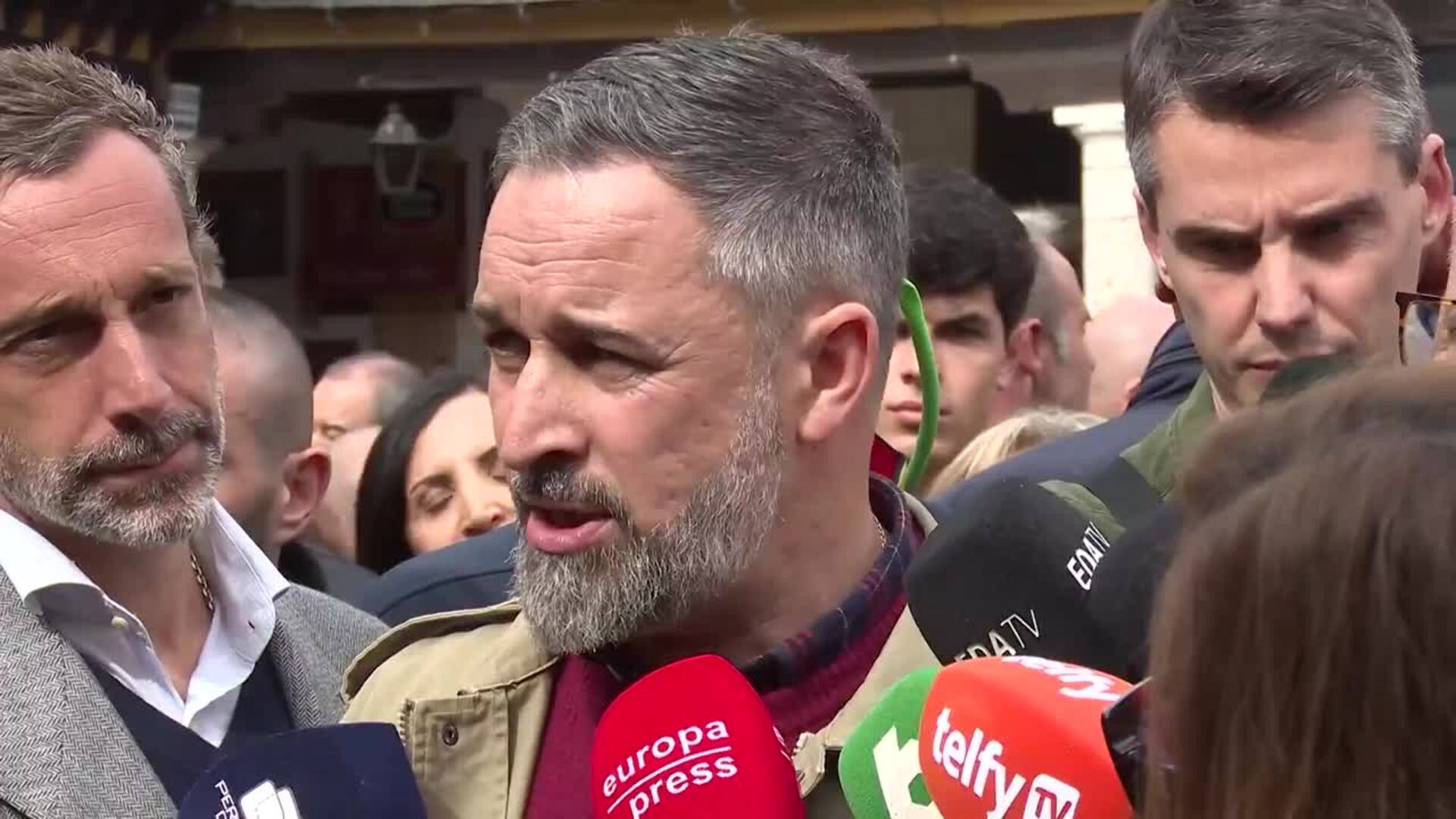 Abascal culpa a Sánchez de "lanzar señuelos" como el Emérito y a Feijóo de "morder el anzuelo"