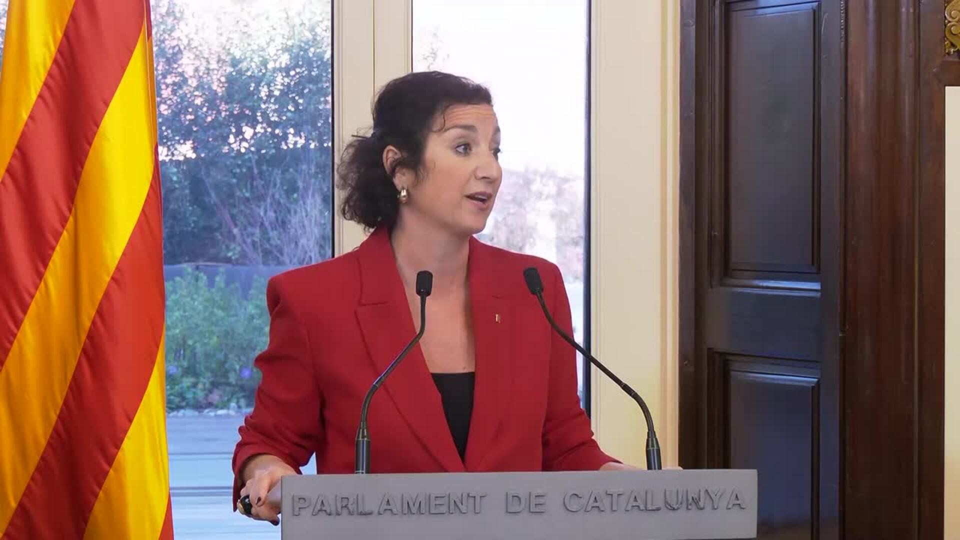 Romero entrega Presupuestos a Rull y confía en sumar los apoyos necesarios durante el trámite