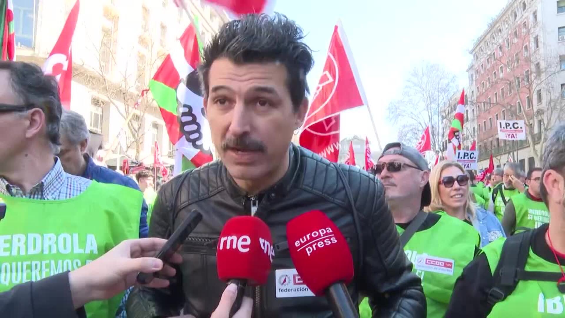 Trabajadores y sindicatos denuncian que Iberdrola aumenta beneficios, pero congela salarios