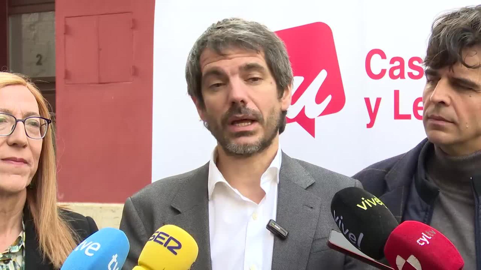 Urtasun traslada todo su apoyo a Echebarría y destaca que representa una sociedad más libre