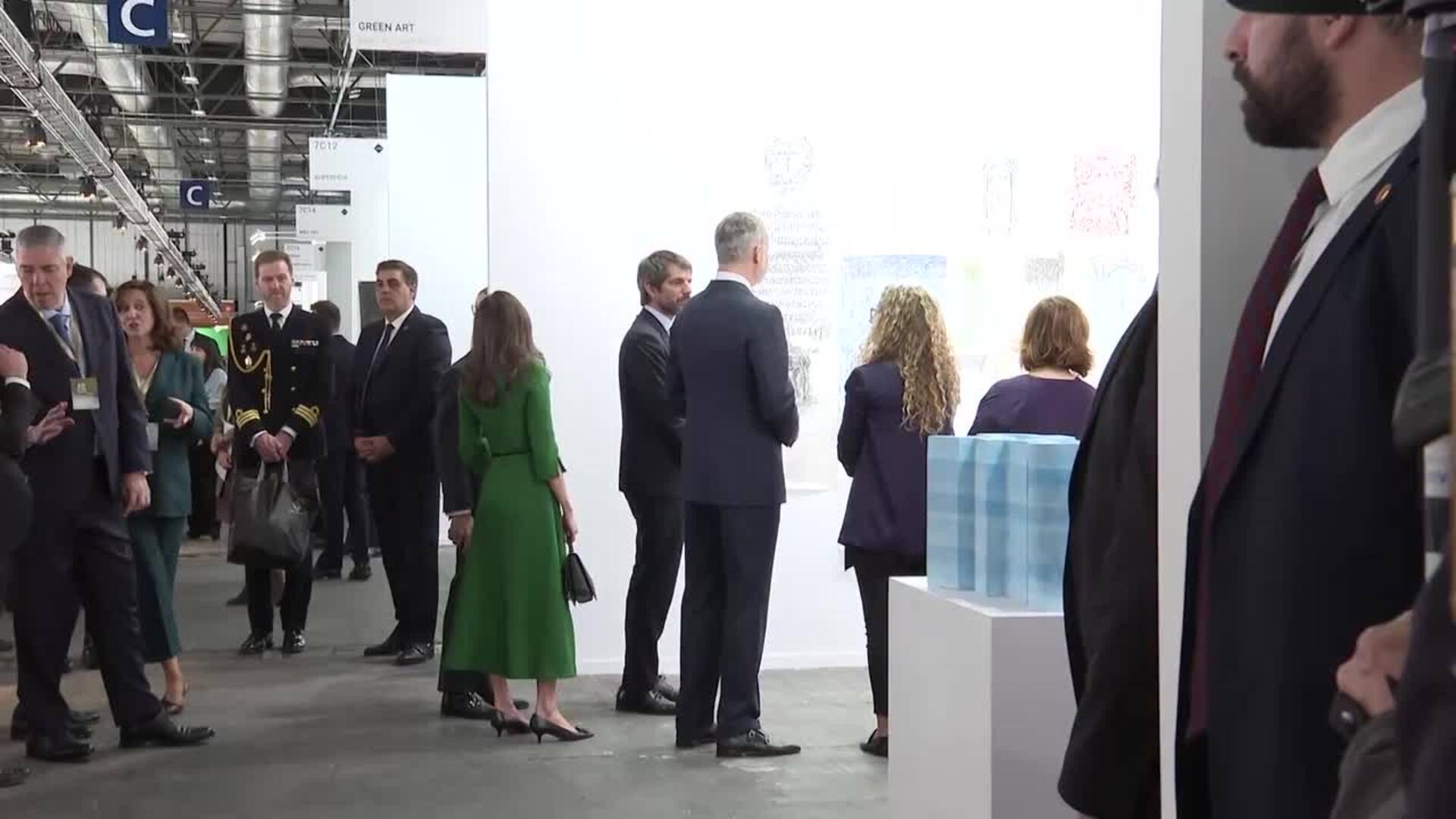 La Reina Letizia reedita en ARCO el espectacular look verde esmeralda