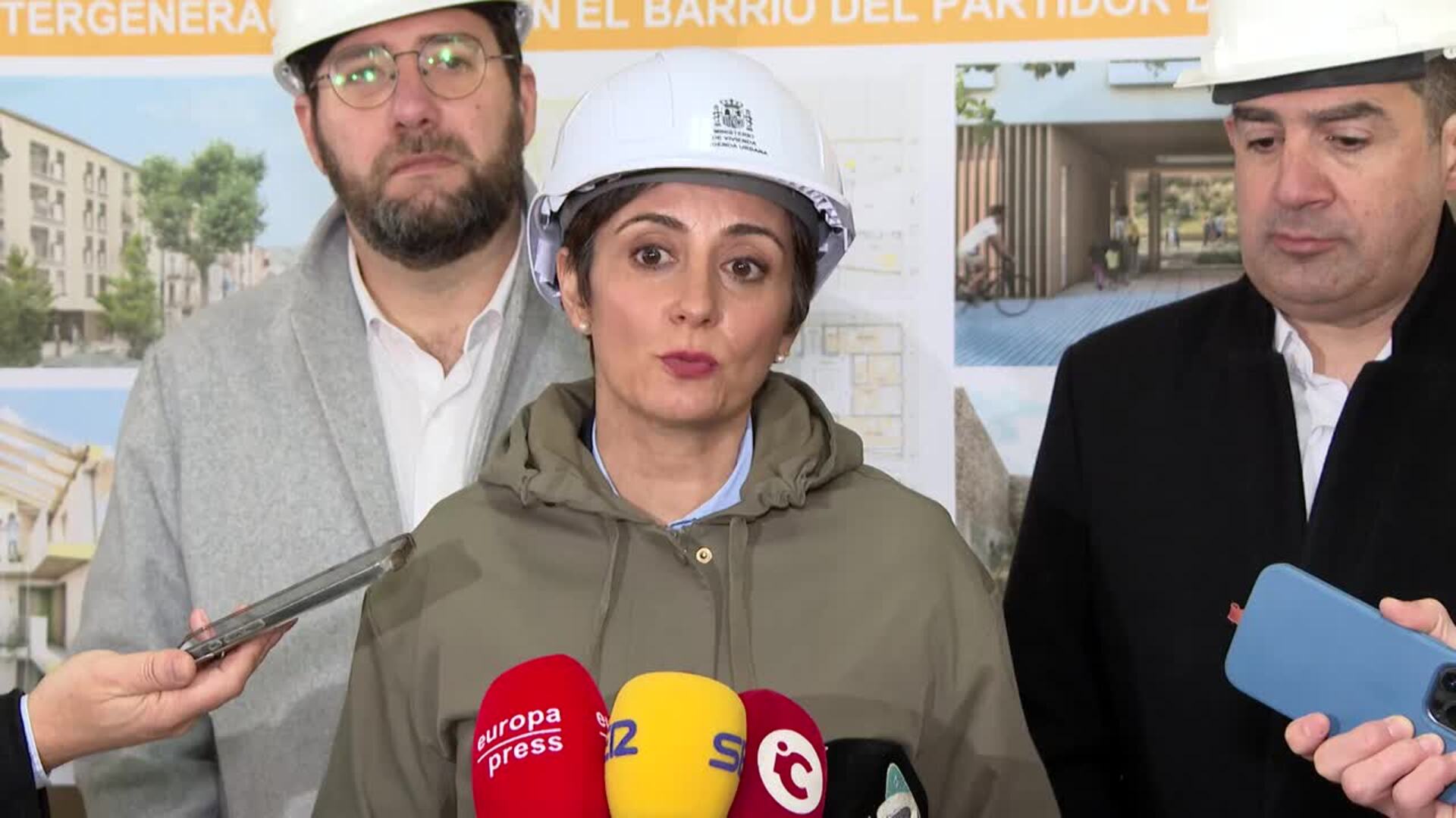 Rodríguez: "Nosotros preferimos estar haciendo viviendas que lanzando misiles"