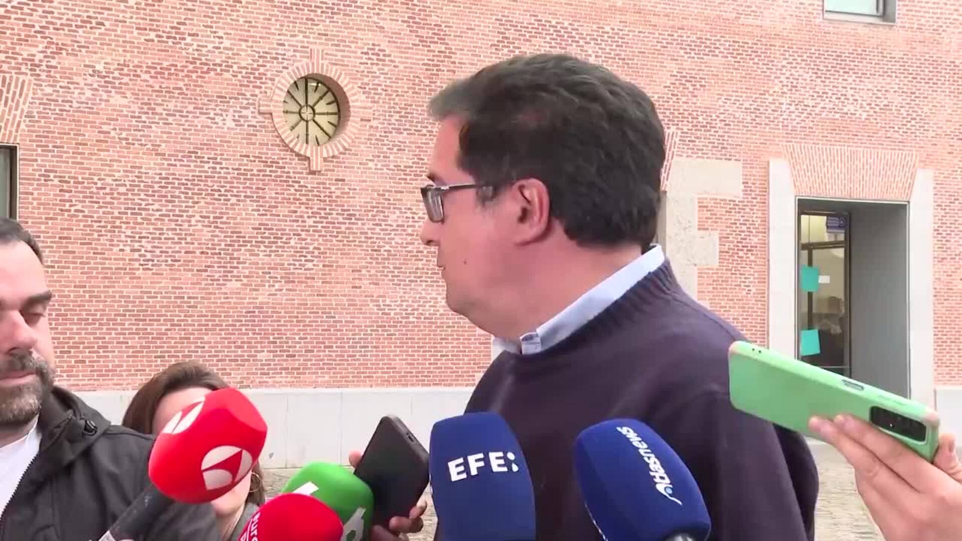 Óscar López califica de "patético" que el PP "cree sus propios bulos"