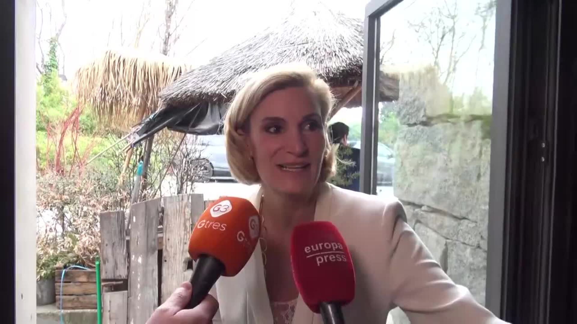 María Zurita, visiblemente nerviosa al preguntarle por el futuro de su tío, el Rey Juan Carlos