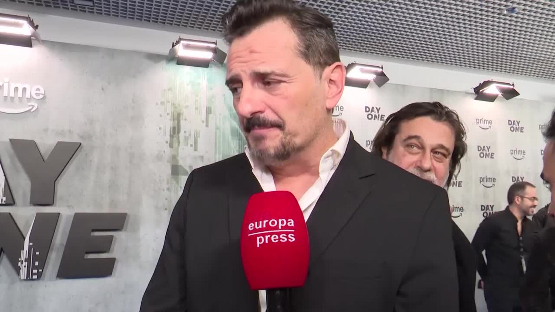 Banderas, Etxeandia y Montaner se mojan sobre la polémica de influencers en alfombras rojas