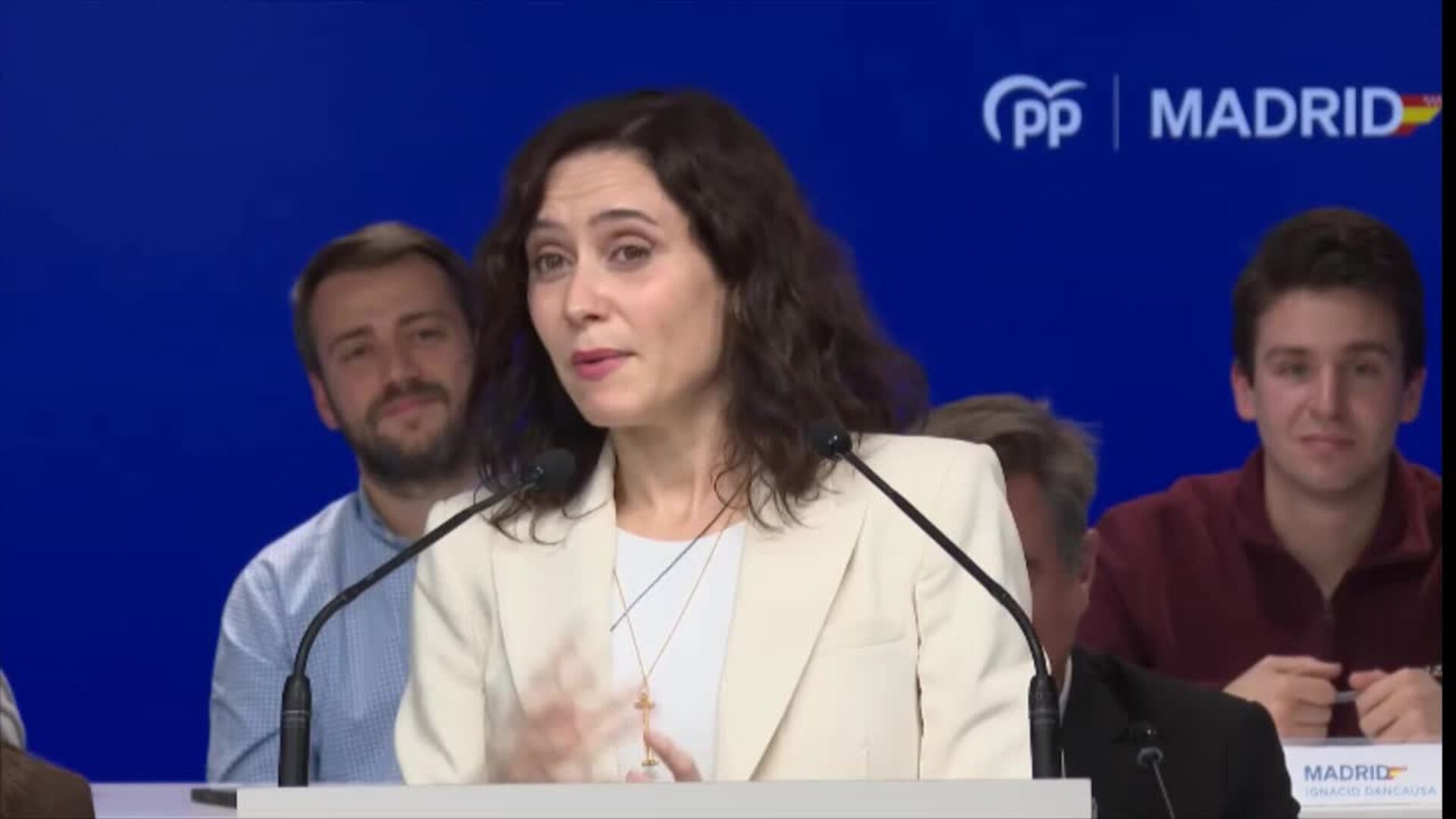 Ayuso ironiza con el "cheque" del Gobierno ante la subida de precios