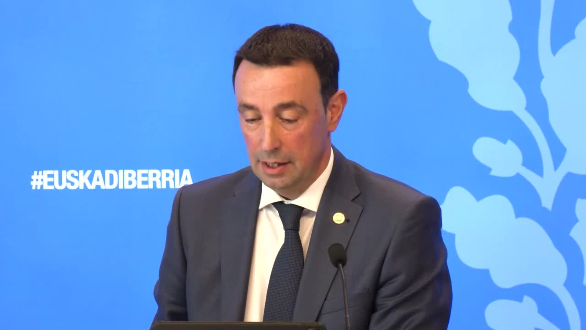 Gobierno vasco cree que la vía para el SMI propio no es la "confrontación" sino el diálogo