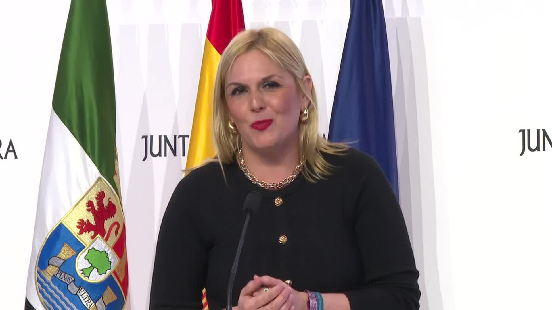 La Junta reconoce que el "contacto" con Vox es "habitual" y ve "urgente" salir del "bloqueo"